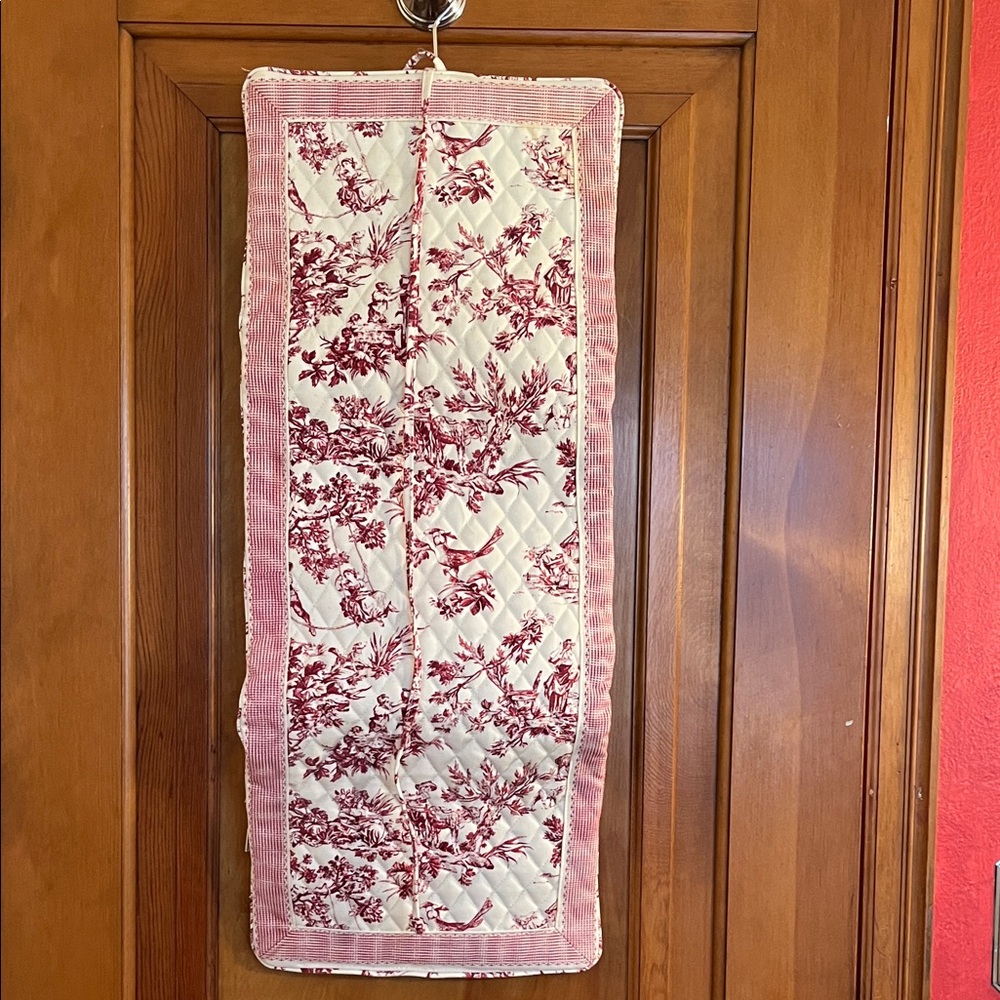 Sharif Americana Toile Red and Cream Quilted Travel Makeup Organizer